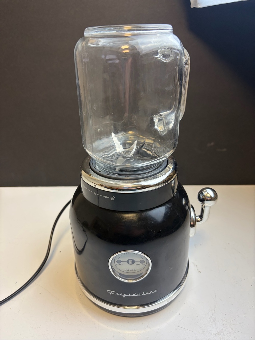 Frigidaire Black Retro Electric Grinder with Glass Jar